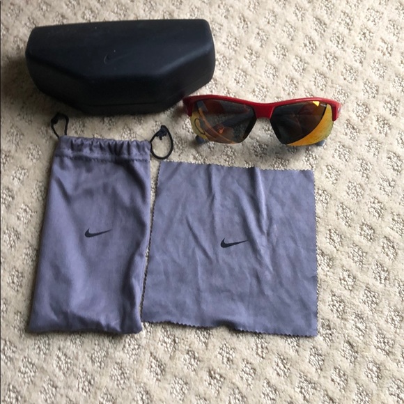 Nike athletic UV sunglasses - Picture 4 of 4